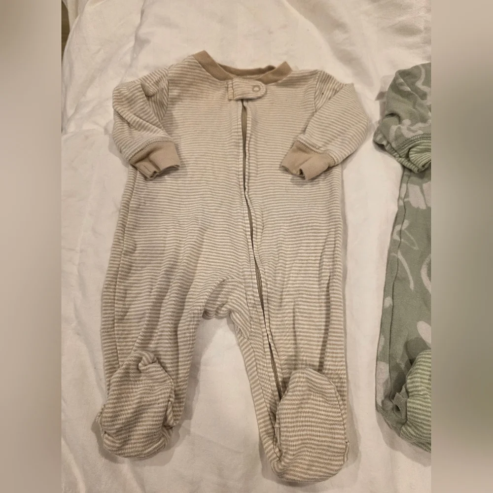 Carter's Cream and Green Kids Footies - Picture 2 of 7